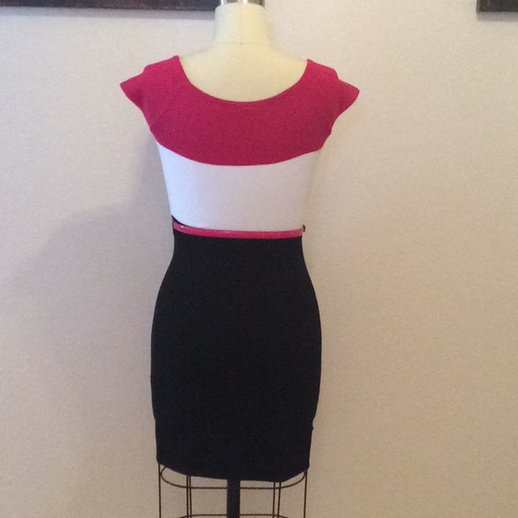 Block-colored dress - Picture 2 of 3